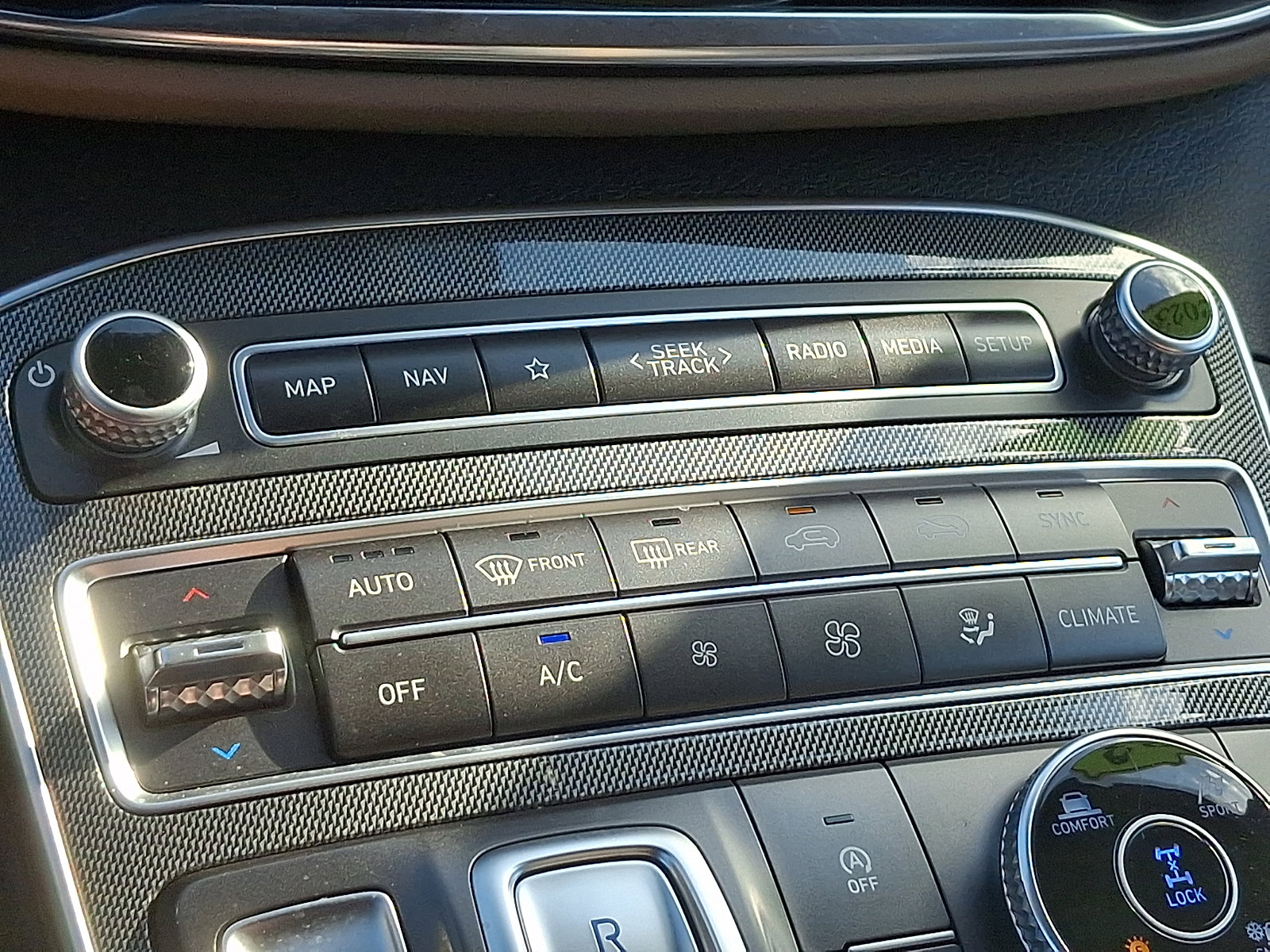 Used 2023 Hyundai Santa Fe SEL image 15