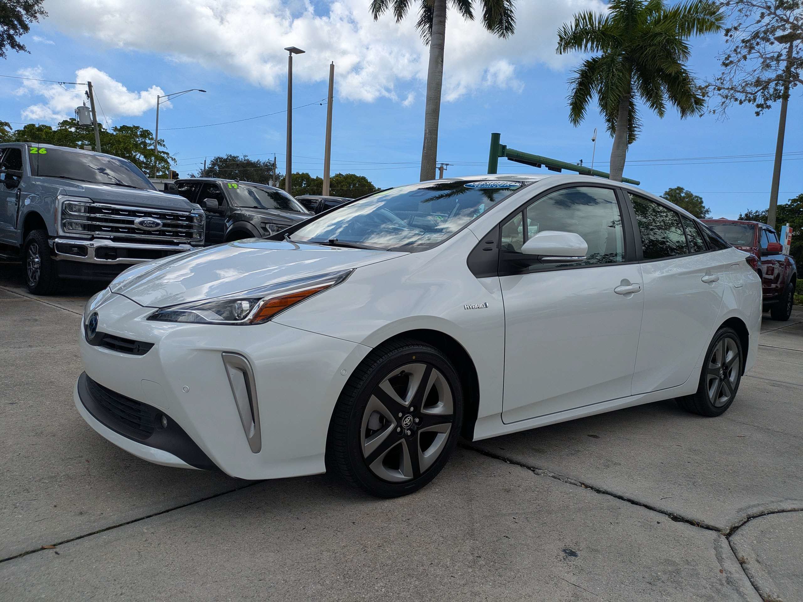 Used 2022 Toyota Prius Limited FWD image 7