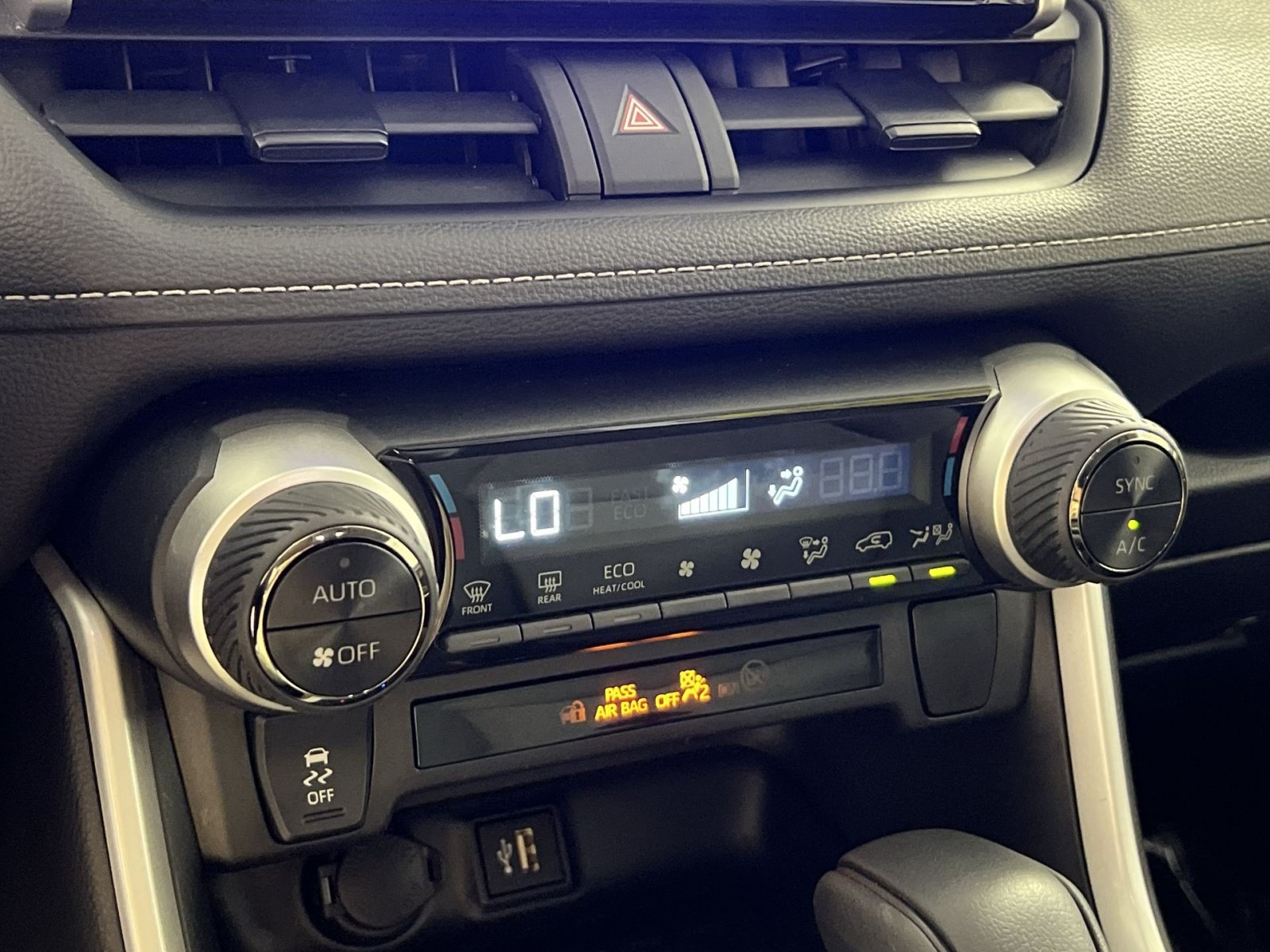 Used 2025 Toyota RAV4 XLE AWD/4WD image 21