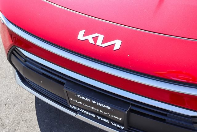 Used 2025 Kia Niro EX FWD image 6