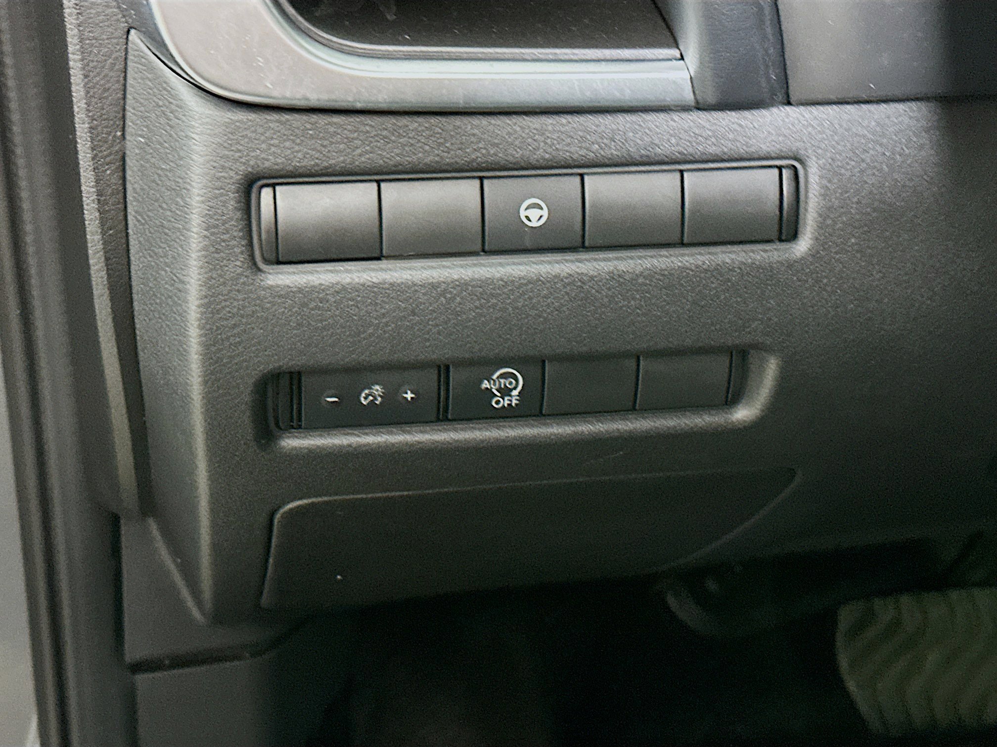 Used 2023 Nissan Rogue SV image 17