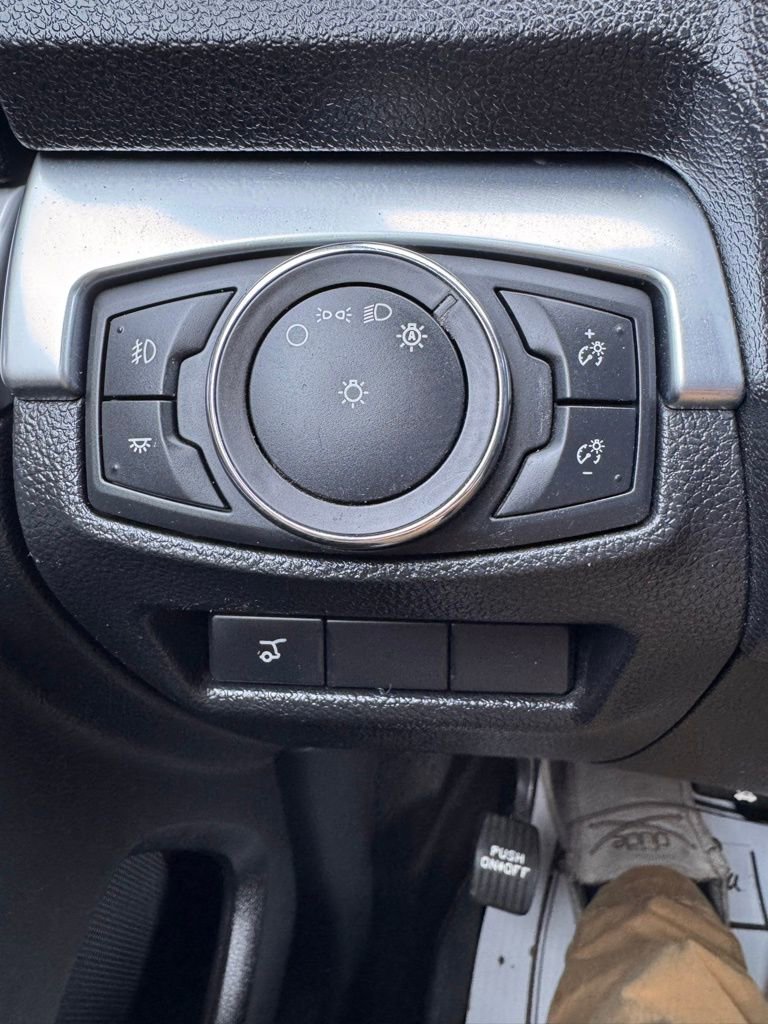Used 2018 Ford Explorer Limited image 27
