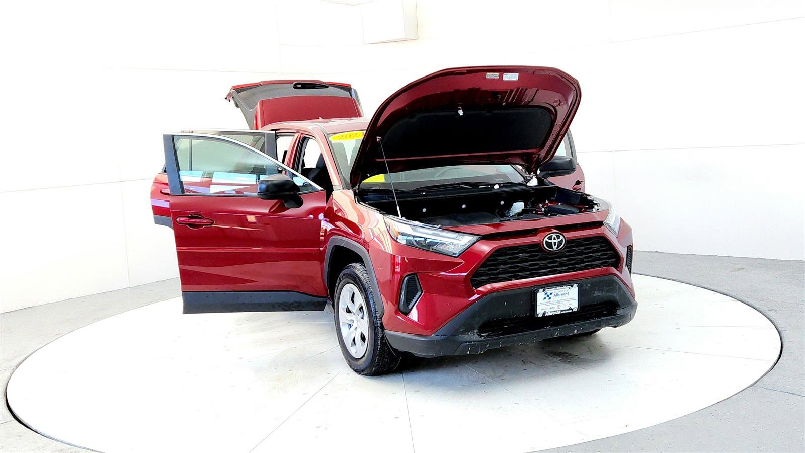 Used 2024 Toyota RAV4 LE image 9