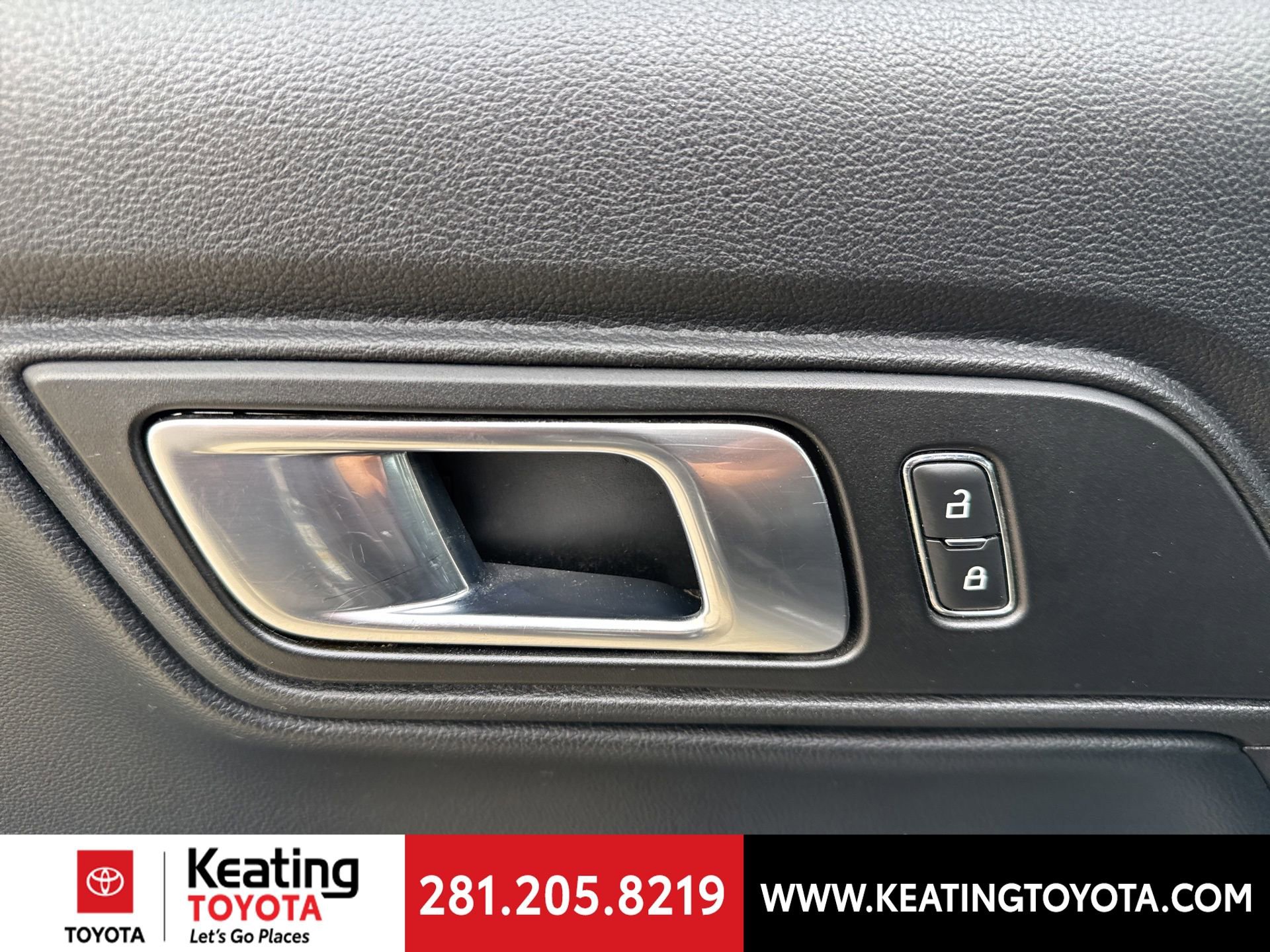 Used 2020 Ford Mustang Premium image 10