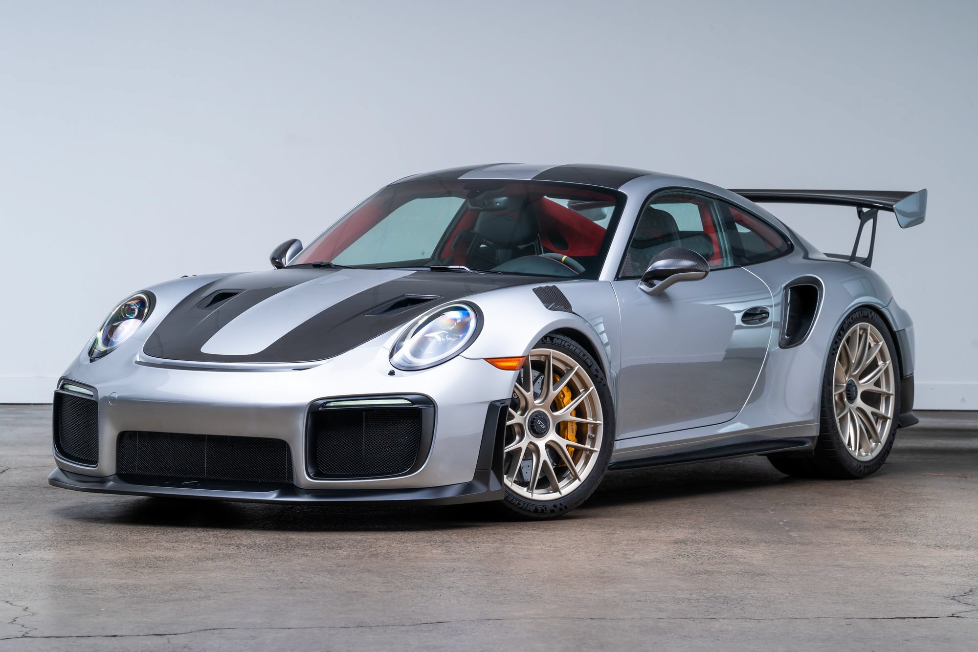 Used 2018 Porsche 911 GT2 RS w/ Weissach Package RWD image 3