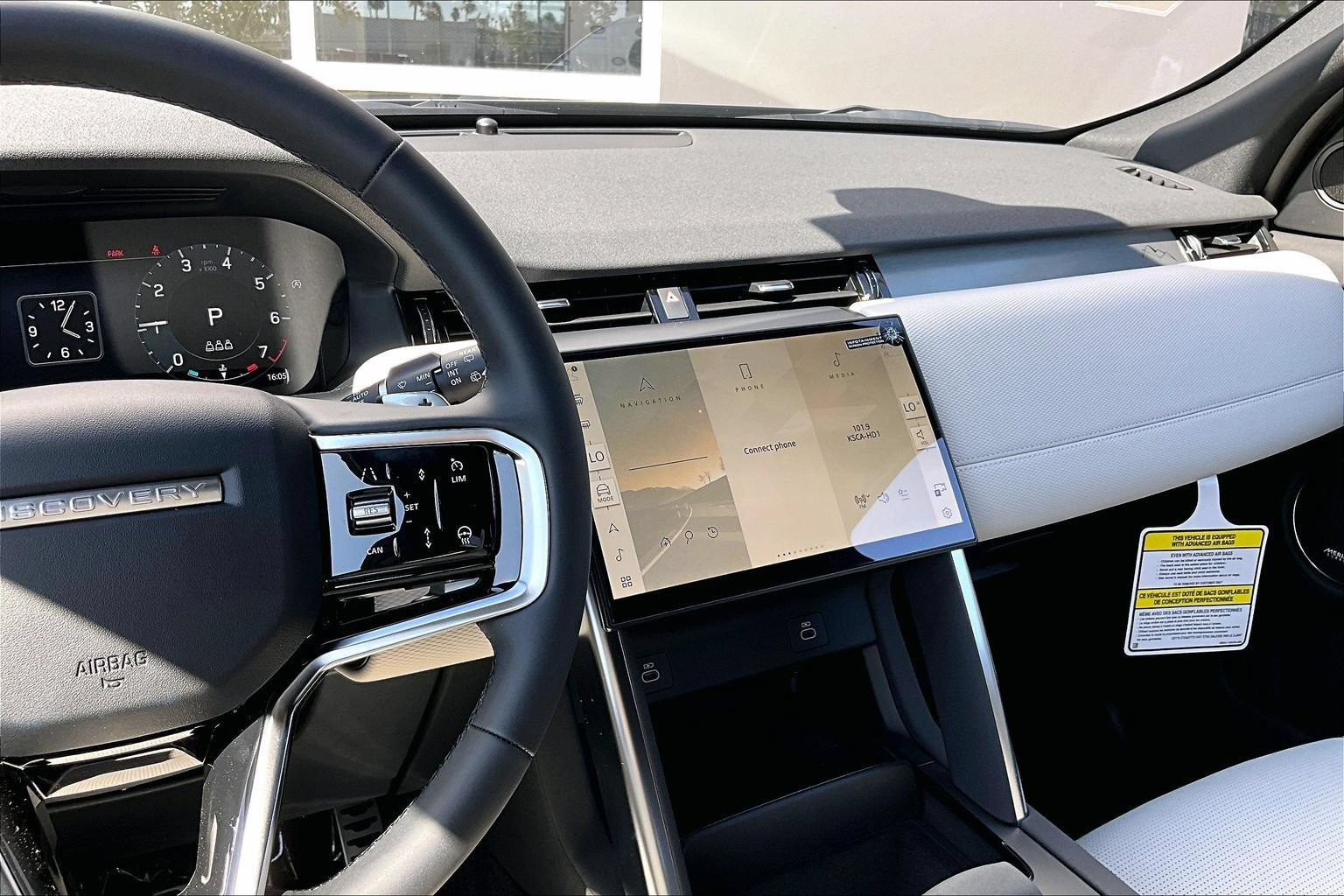 New 2026 Land Rover Discovery Sport Landmark AWD/4WD image 7
