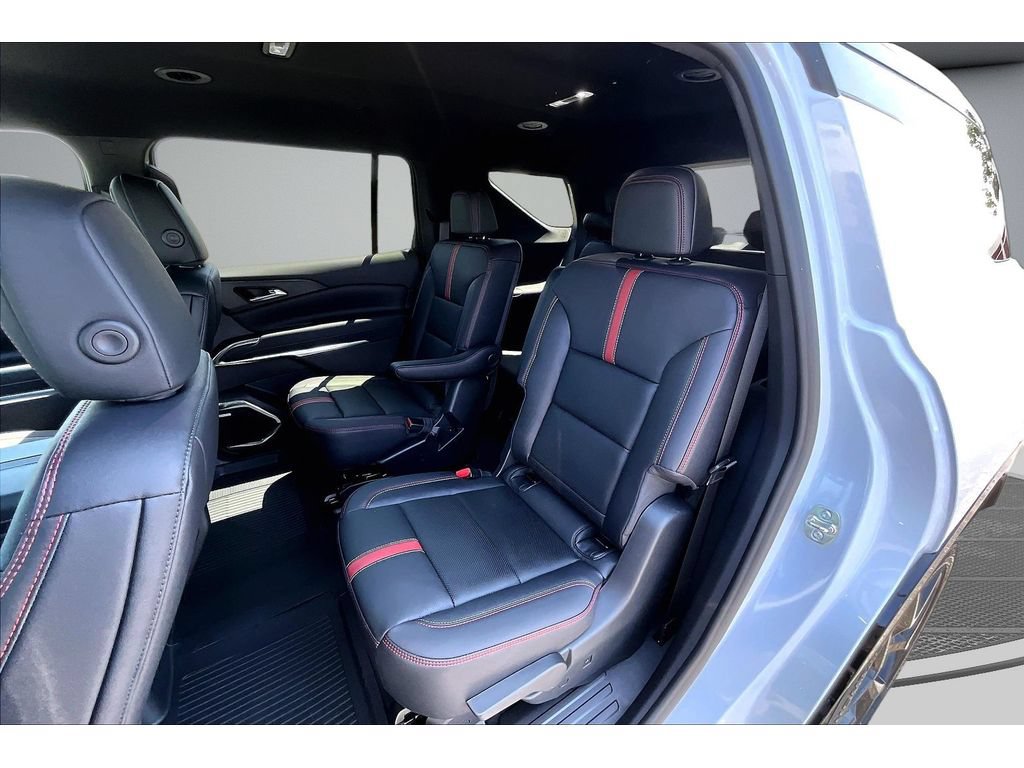 New 2026 Chevrolet Traverse RS w/ LPO, Floor Liner Package FWD image 13
