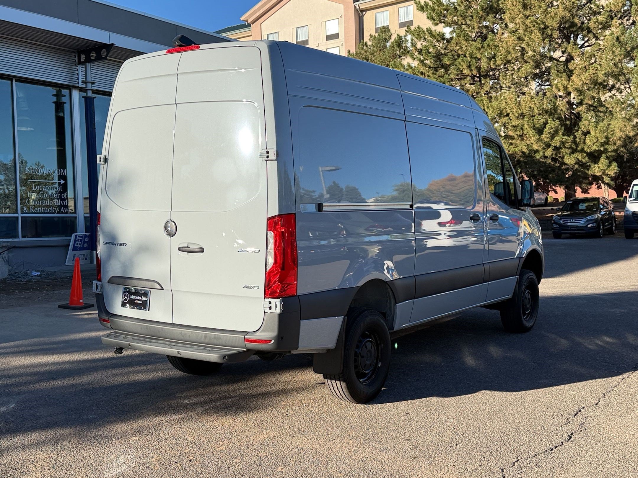 Used 2025 Mercedes-Benz Sprinter 2500 image 9