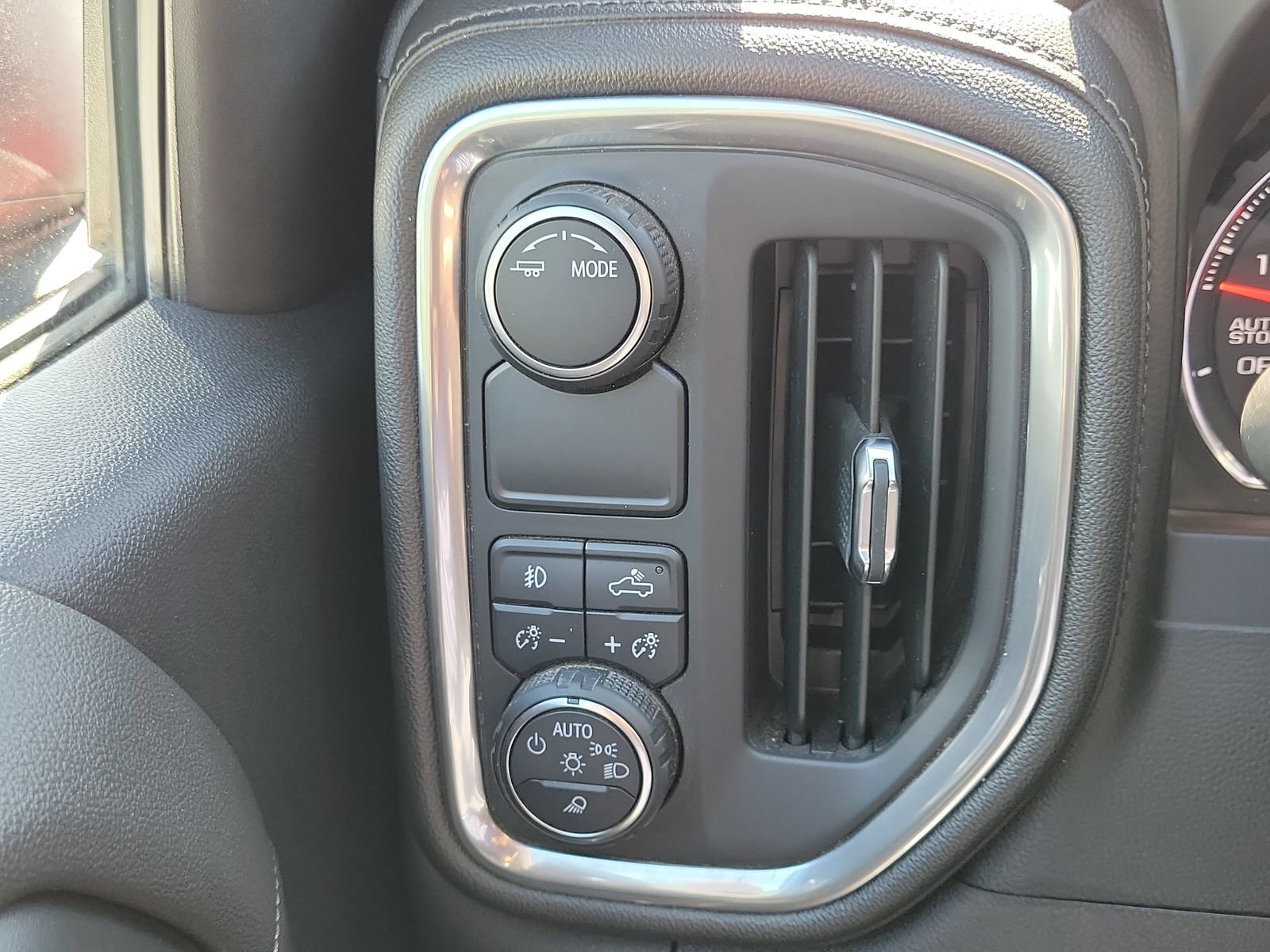 Used 2020 Chevrolet Silverado 1500 LTZ w/ LTZ Plus Package RWD image 25