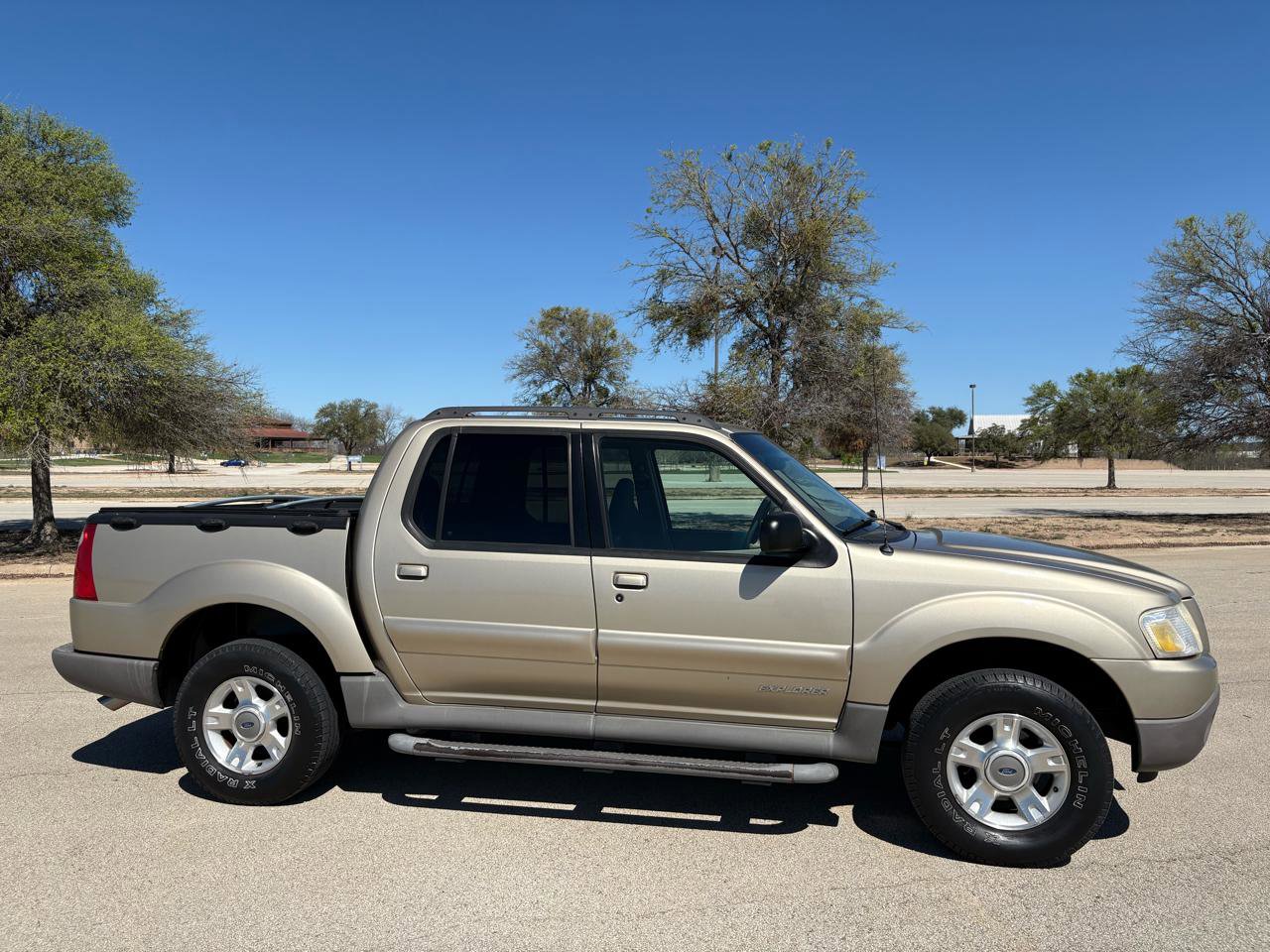 Used 2001 Ford Explorer Sport Trac 2WD image 50