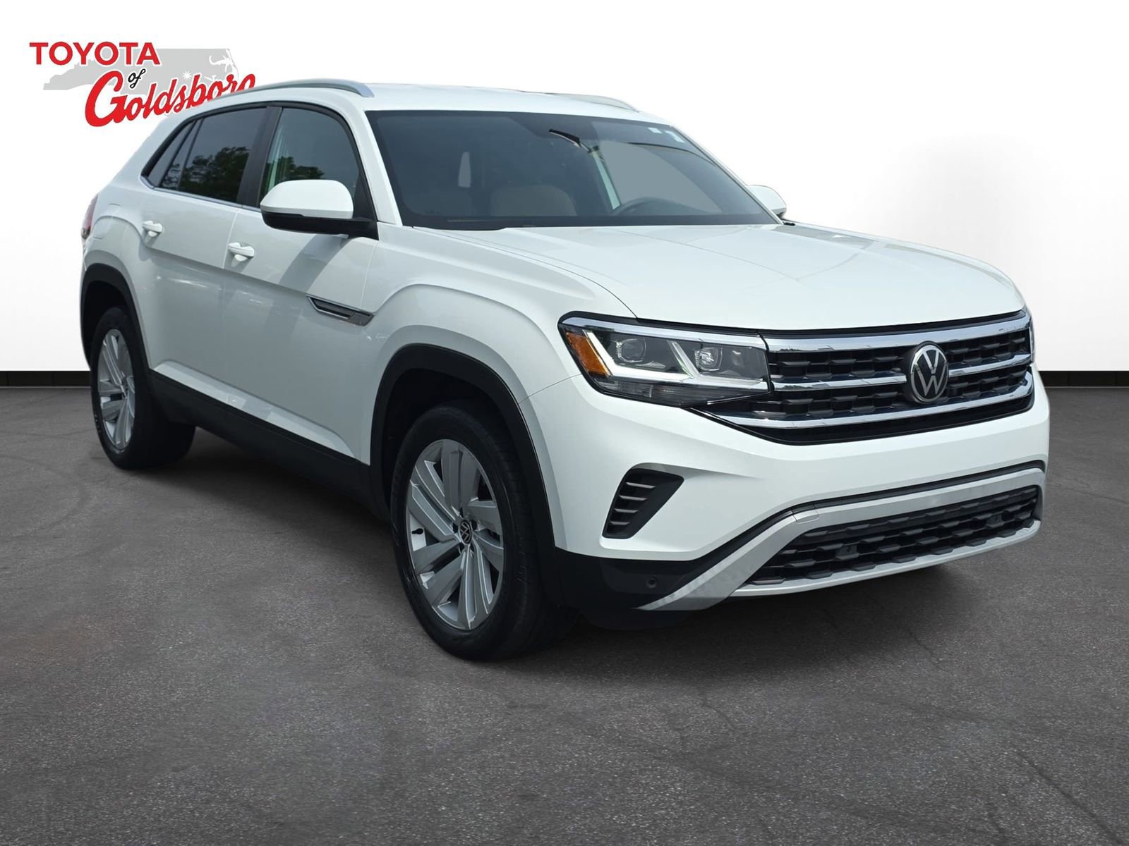 Used 2023 Volkswagen Atlas Cross Sport SE image 3