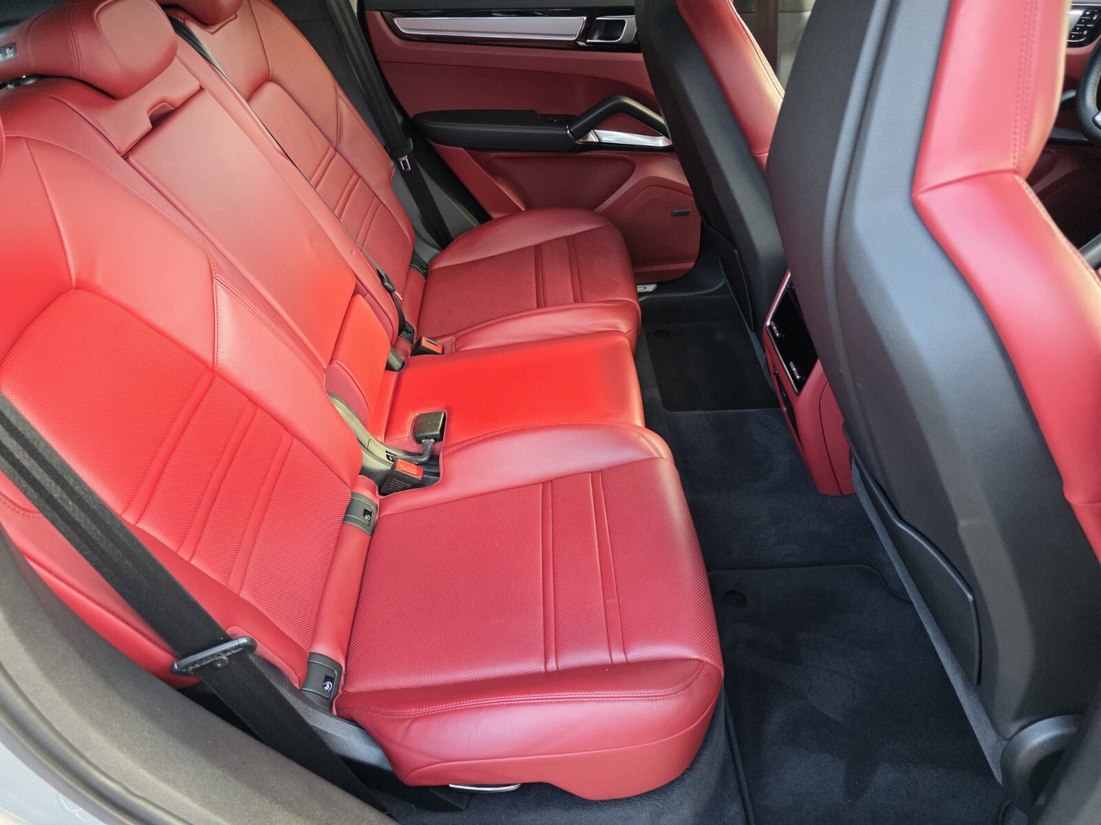 Used 2021 Porsche Cayenne Turbo S AWD/4WD image 5