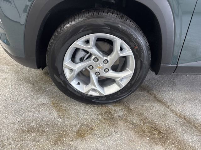 New 2026 Chevrolet Trax LS w/ LS Convenience Package FWD image 12