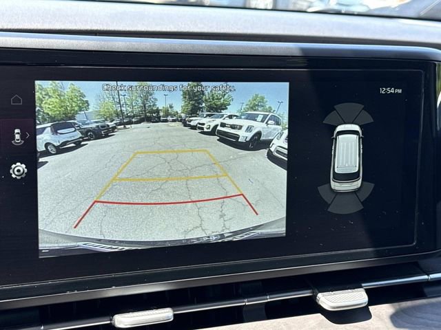 Used 2024 Kia Carnival EX FWD image 20