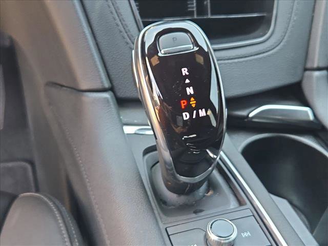 Used 2025 Cadillac XT6 Luxury FWD image 11