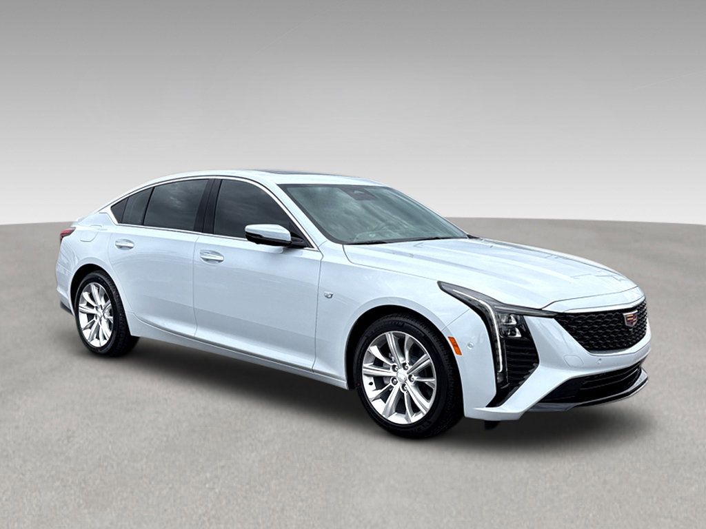 New 2025 Cadillac XT5 Luxury image 1