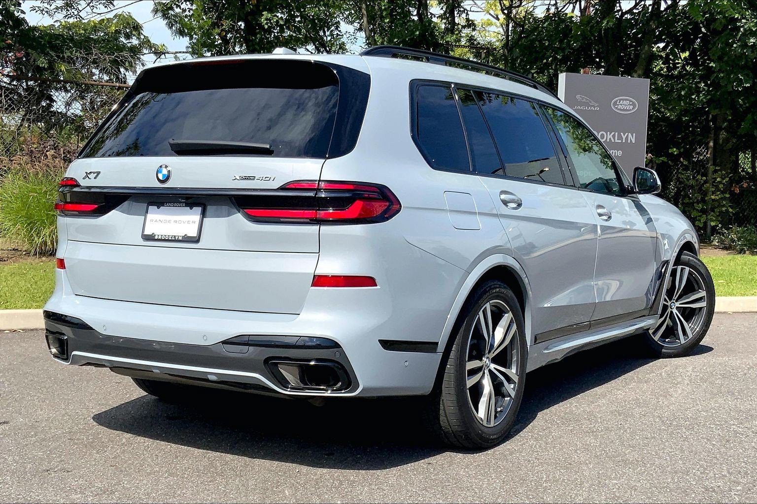 Used 2024 BMW X7 xDrive40i w/ Executive Package AWD/4WD image 12