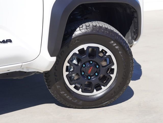 Certified 2024 Toyota Tacoma TRD Off-Road image 8