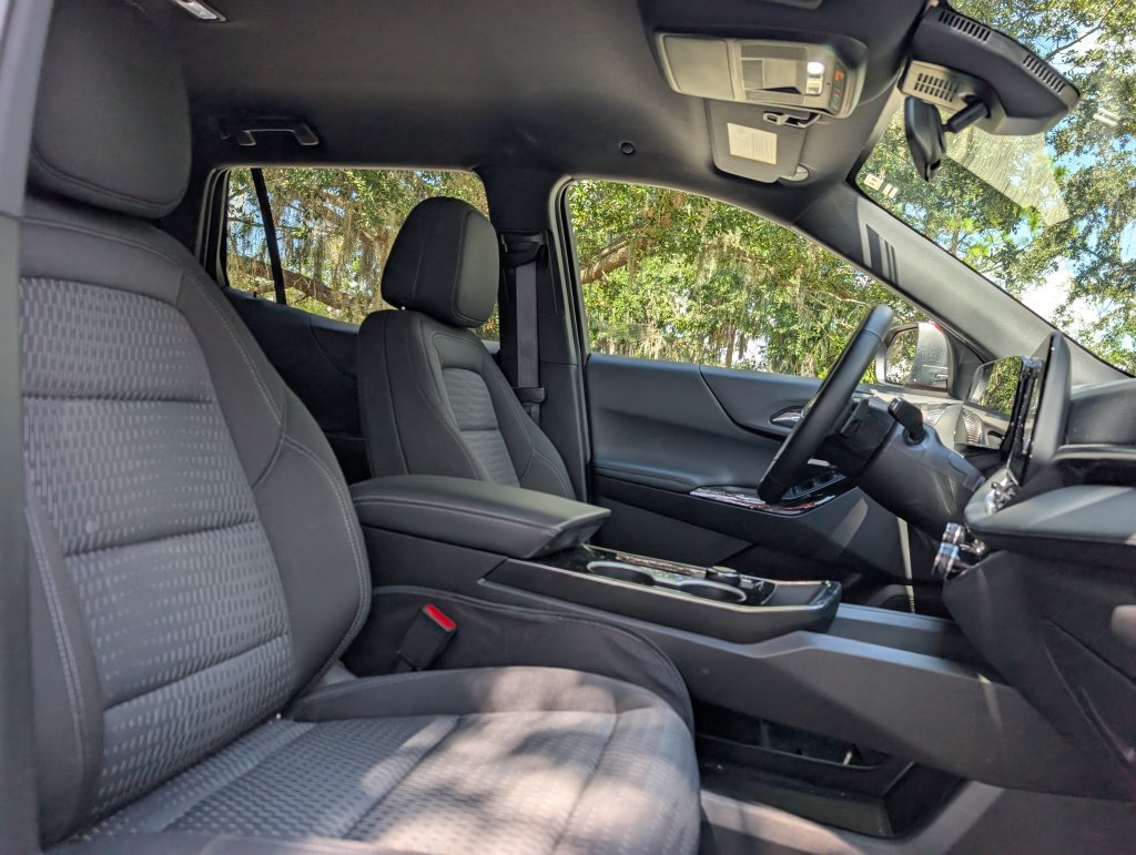Used 2026 Chevrolet Equinox LT FWD image 19