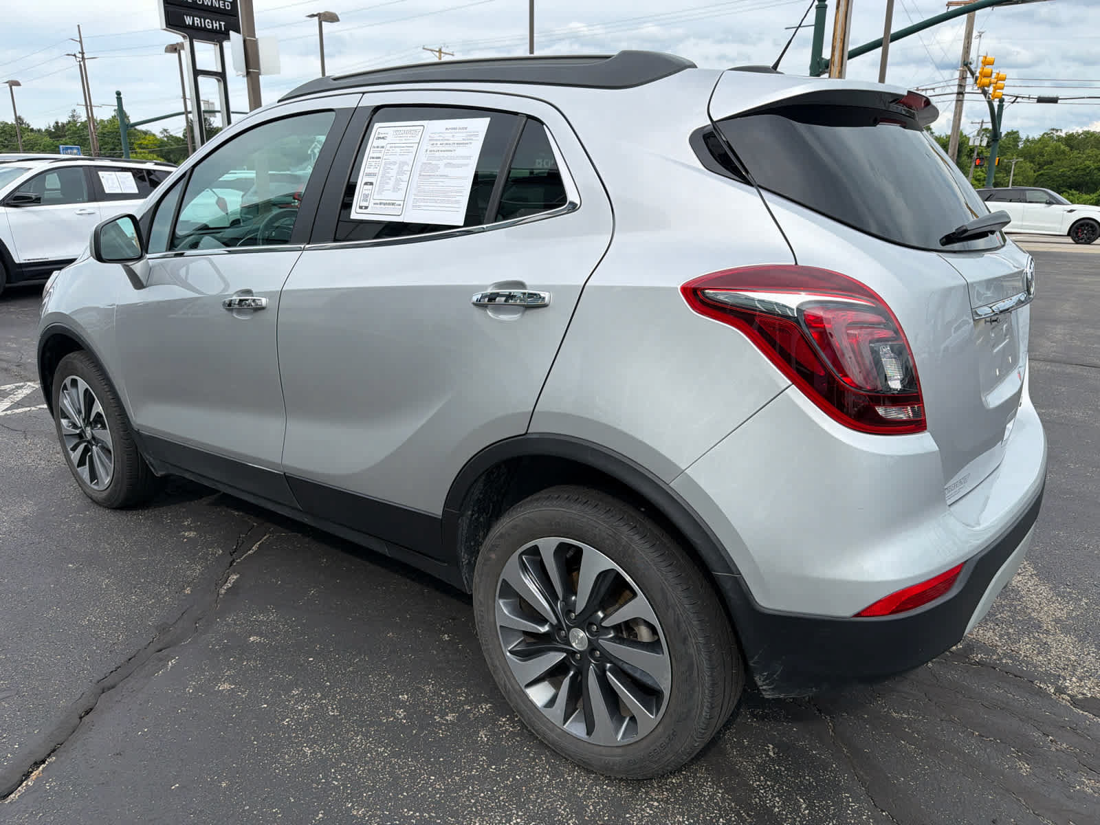 Used 2022 Buick Encore Preferred w/ Safety Package AWD/4WD image 2