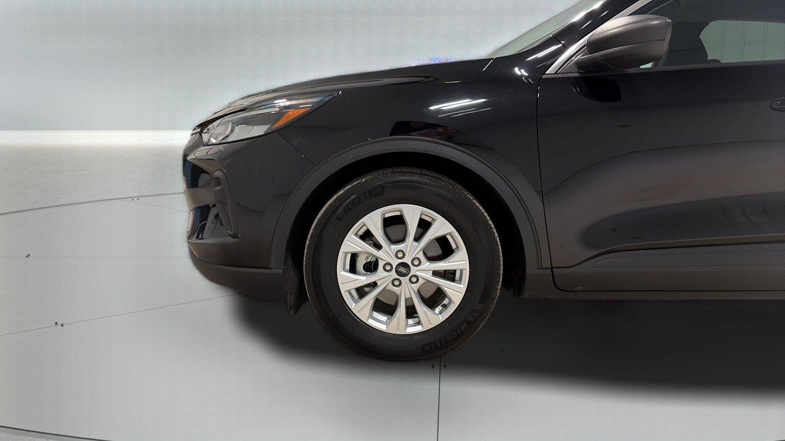 Used 2023 Ford Escape Active w/ Tech Pack #1 FWD image 26