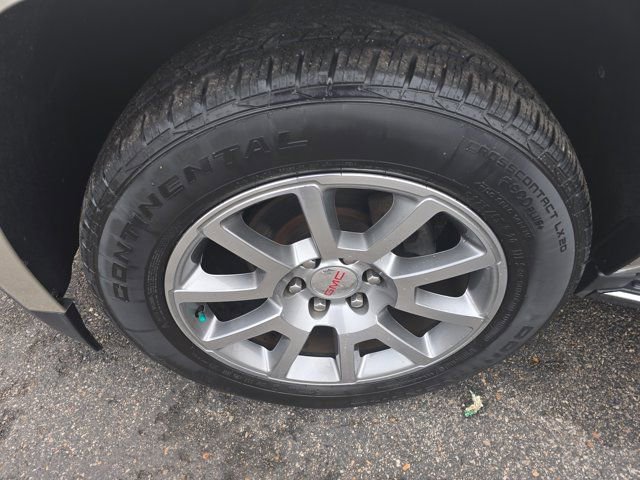 Used 2016 GMC Yukon Denali w/ Open Road Package image 9