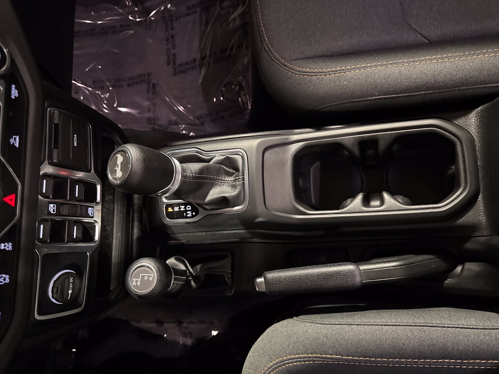 Used 2024 Jeep Wrangler Unlimited Sahara AWD/4WD image 24
