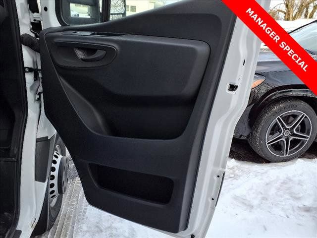 Used 2023 Mercedes-Benz Sprinter 3500 image 23