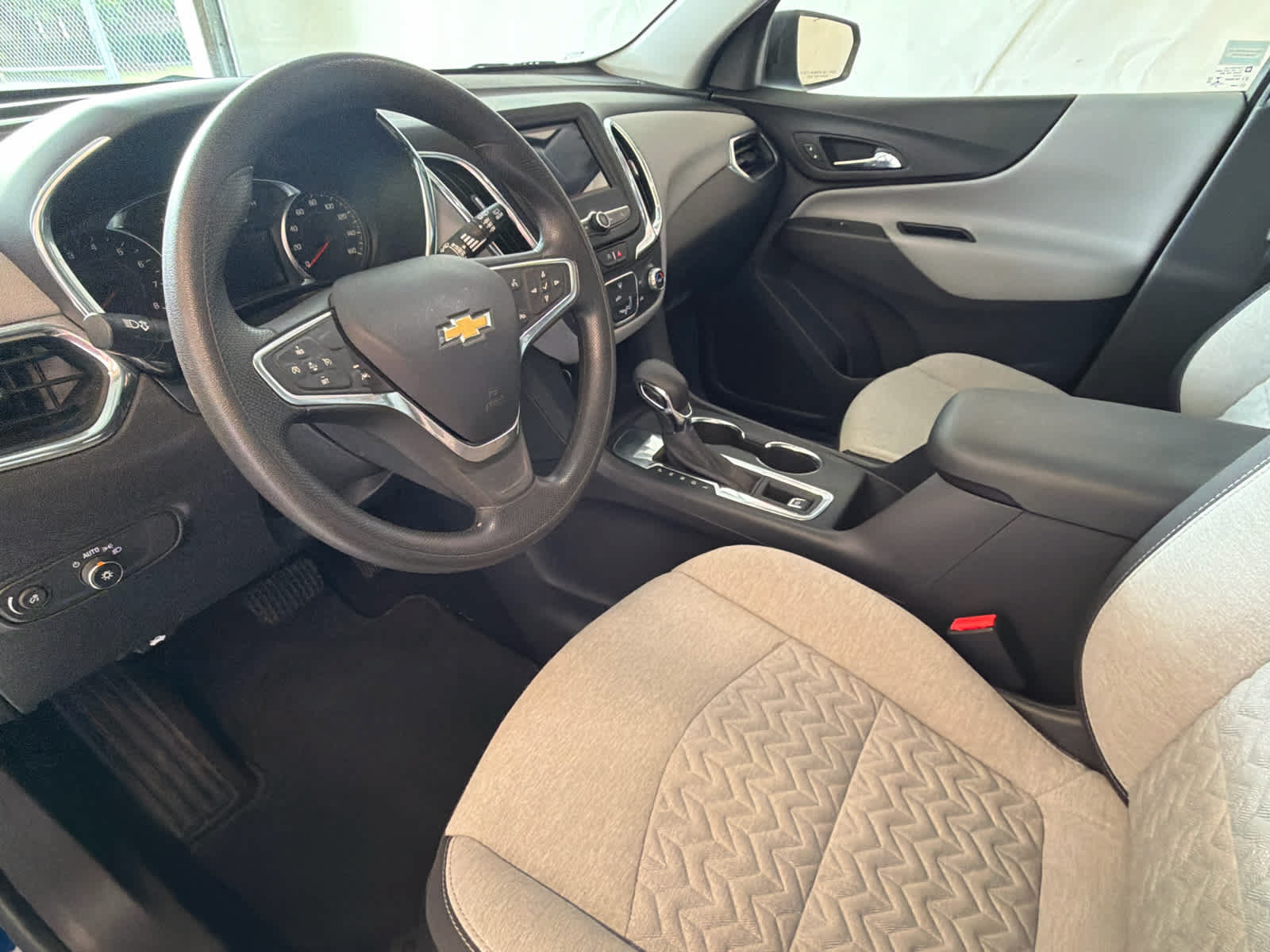 Used 2023 Chevrolet Equinox LS w/ LS Convenience Package FWD image 14