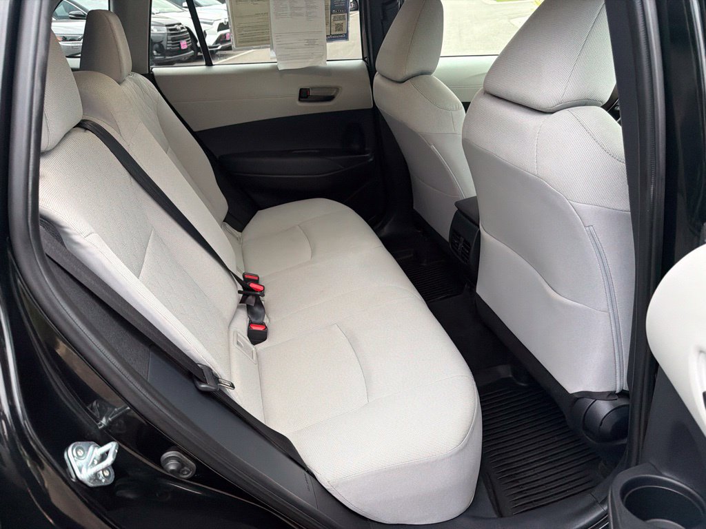 Used 2023 Toyota Corolla Cross LE AWD/4WD image 15