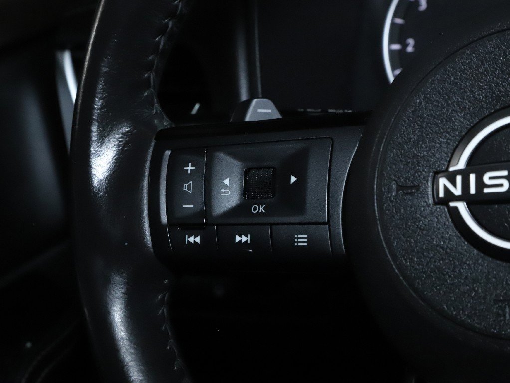 Used 2023 Nissan Rogue SL w/ SL Premium Package image 24