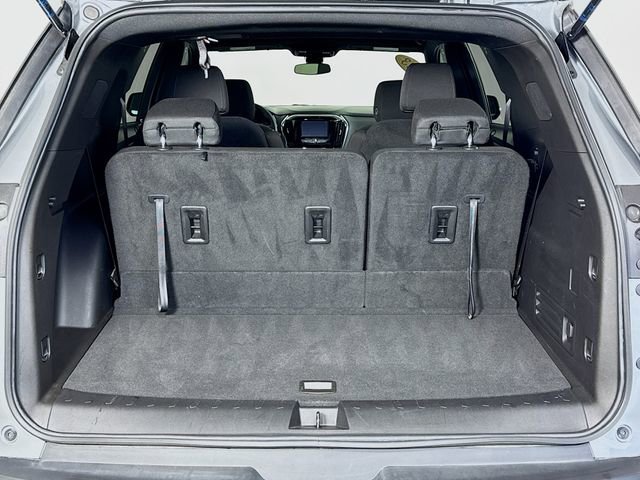 Used 2023 Chevrolet Traverse LT FWD image 25