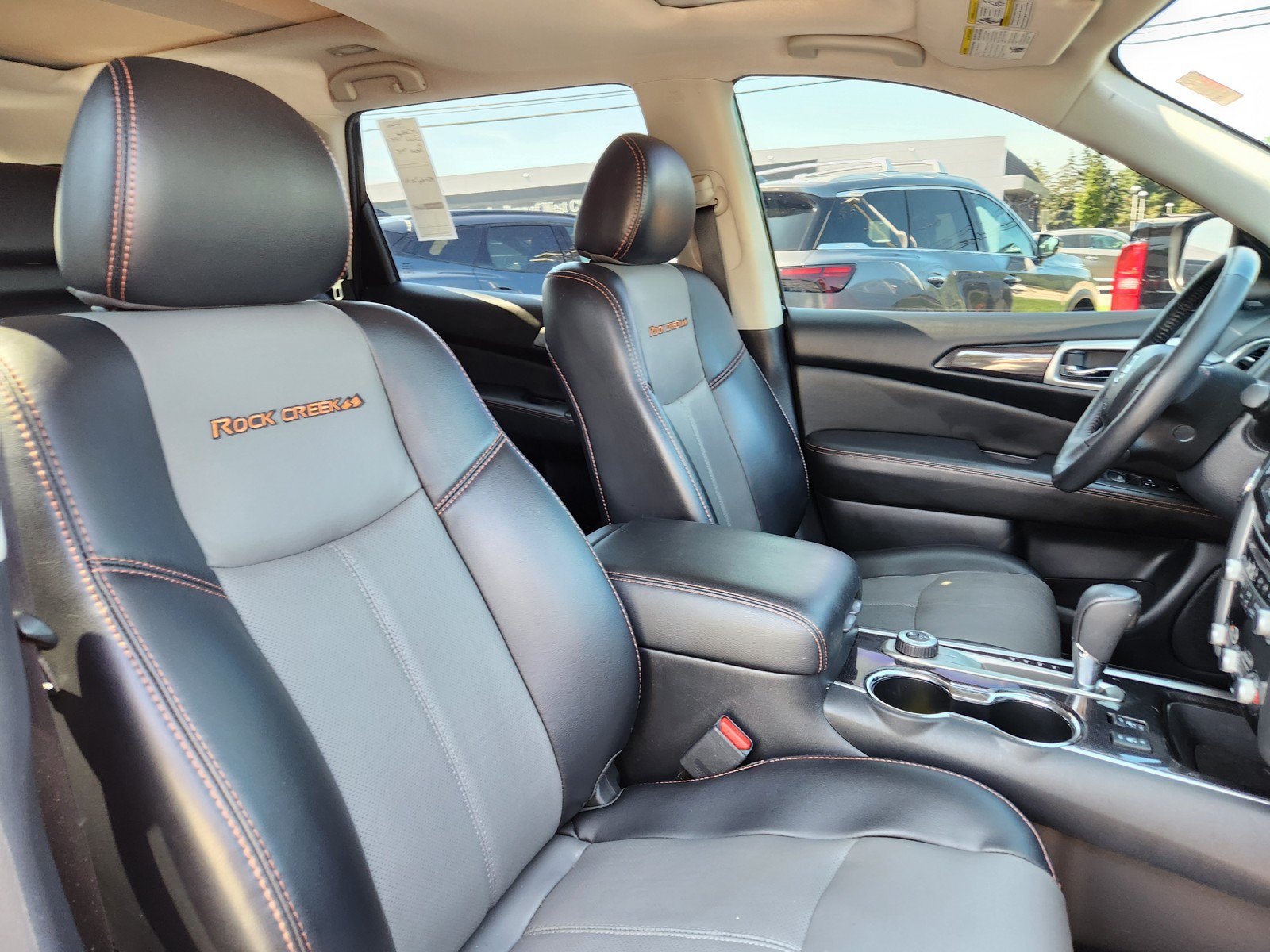 Used 2019 Nissan Pathfinder SL AWD/4WD image 16