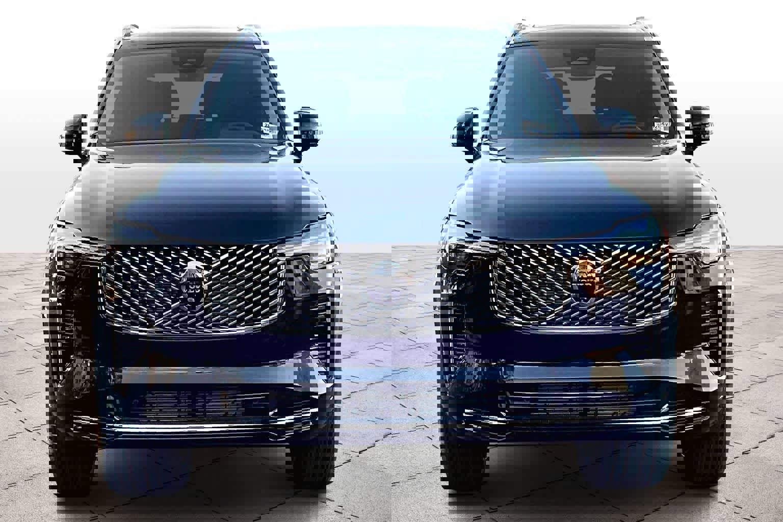 New 2026 Volvo XC90 B5 Plus w/ Protection Package image 5