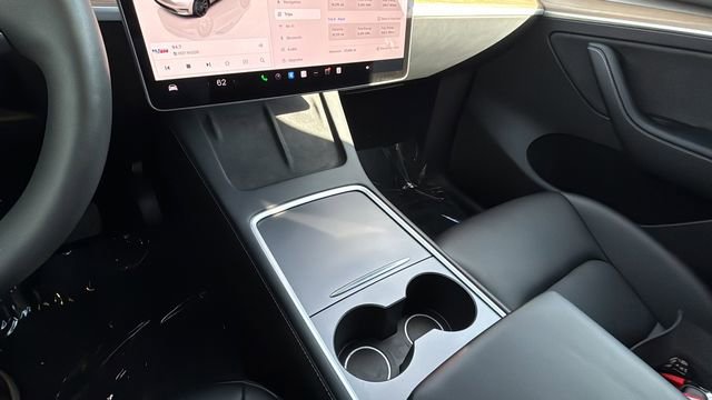 Used 2023 Tesla Model Y Long Range image 35