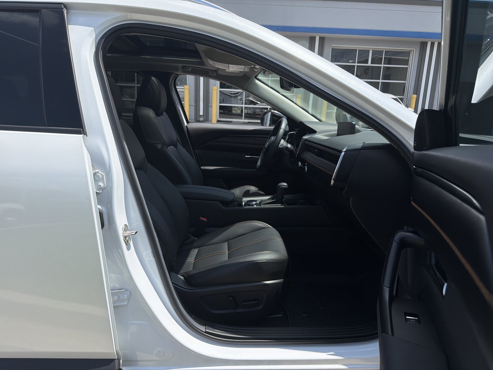 Used 2025 MAZDA CX-50 2.5 Hybrid w/ Weather Package AWD/4WD image 32