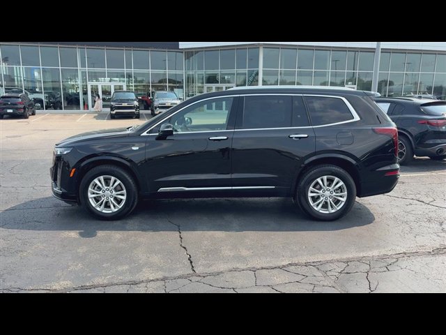 Certified 2025 Cadillac XT6 Luxury AWD/4WD image 5