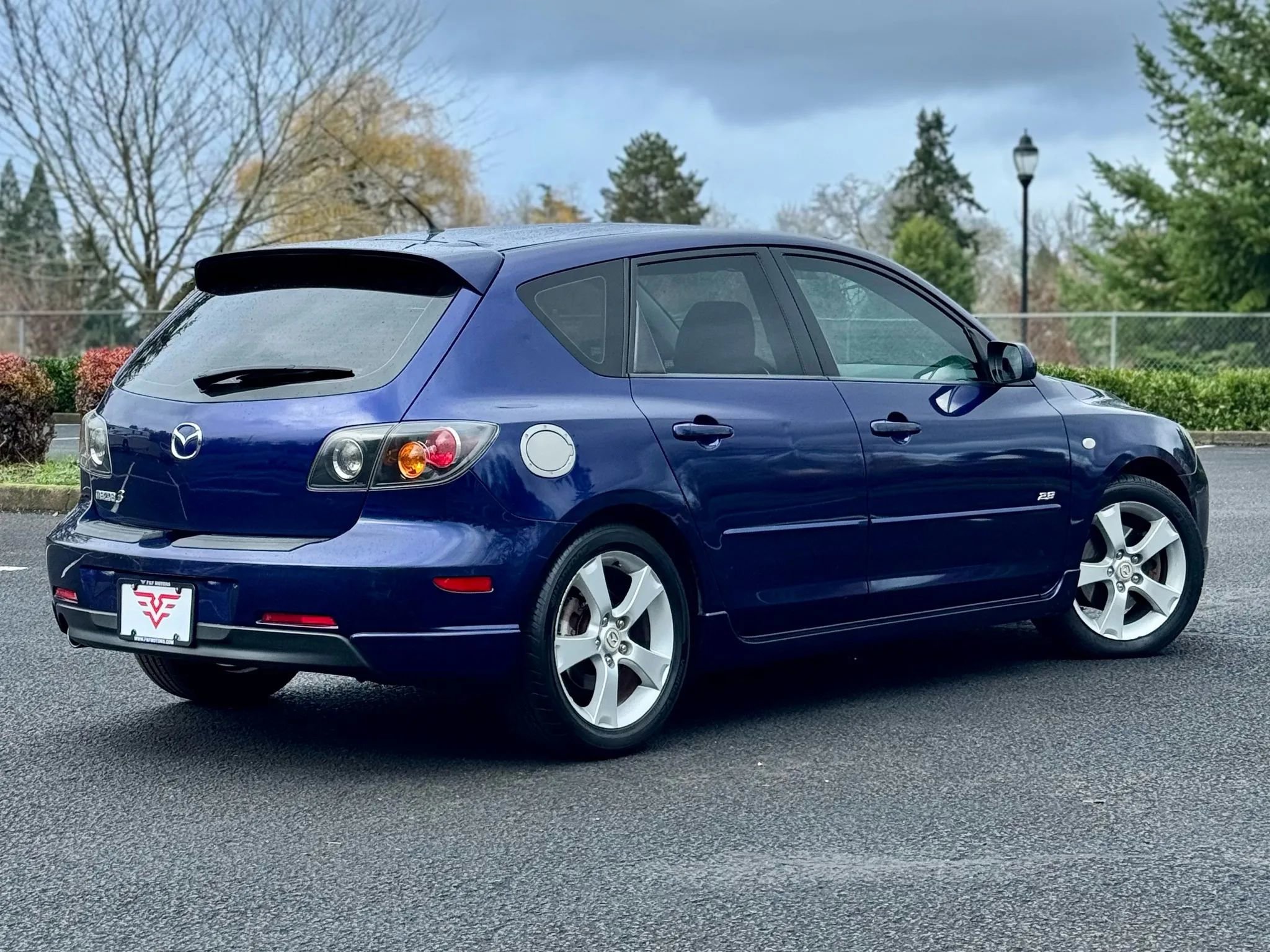 Used 2005 MAZDA MAZDA3 s w/ Appearance Pkg image 2