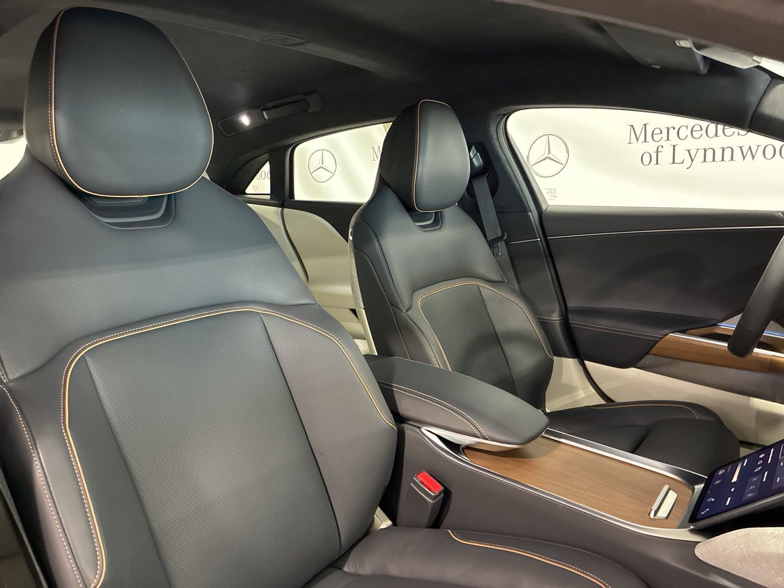 Used 2025 Lucid Air Touring image 28