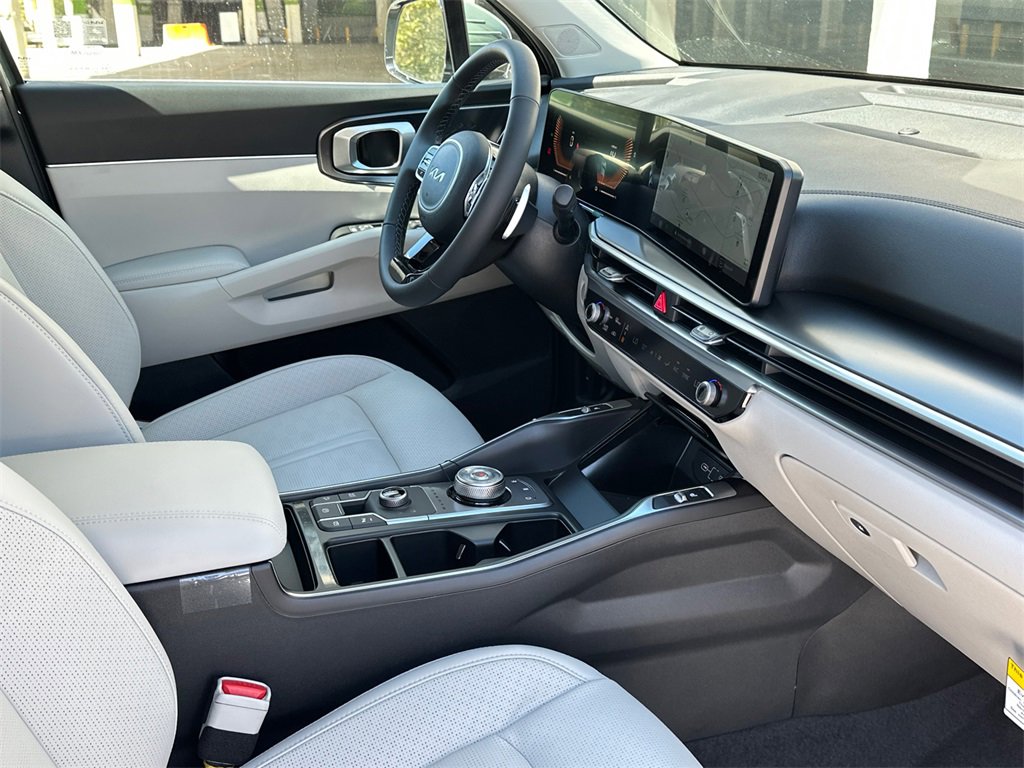 New 2025 Kia Sorento EX w/ EX Panoramic Sunroof Package image 13