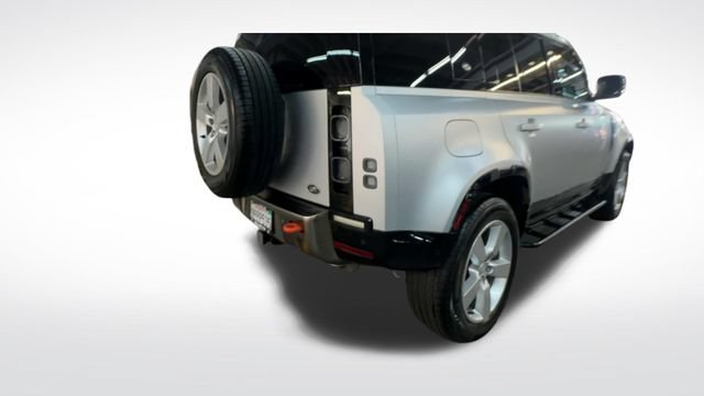 Used 2023 Land Rover Defender 110 X AWD/4WD image 9