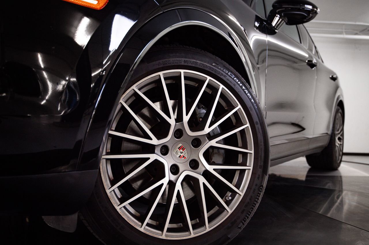 Certified 2023 Porsche Cayenne S Platinum image 12