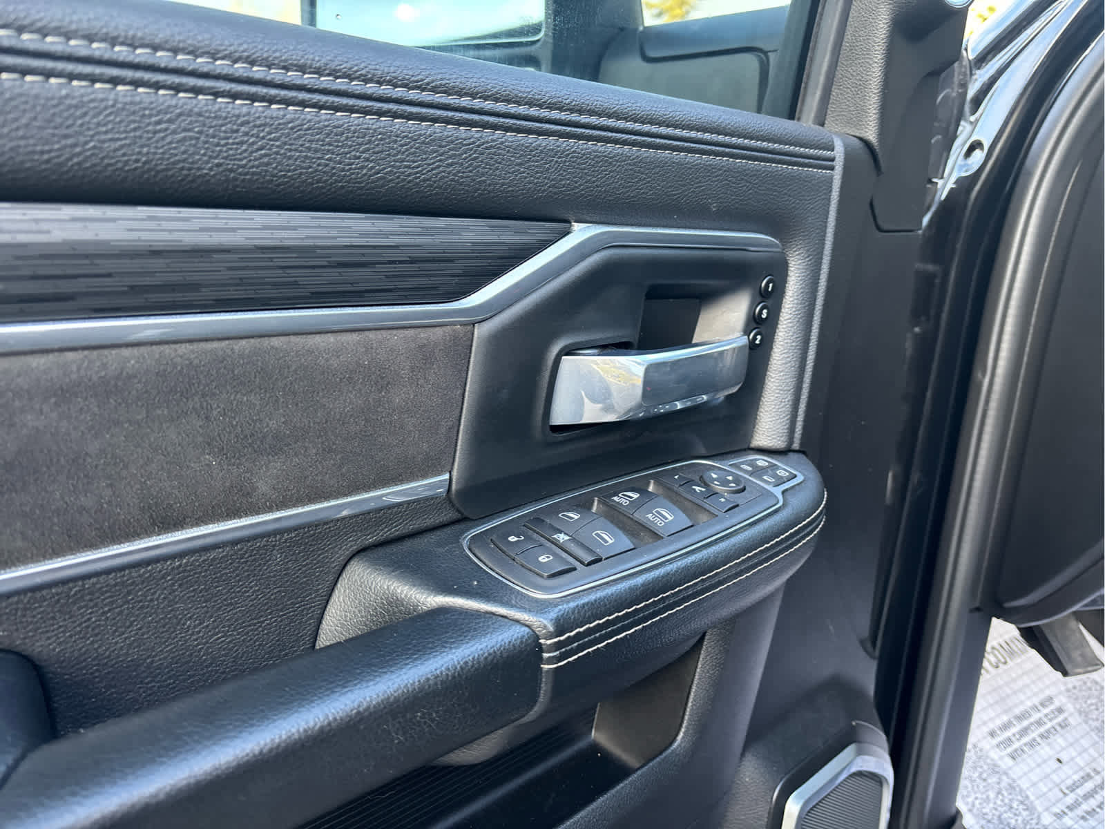 Used 2024 RAM 3500 Laramie w/ Night Edition image 27