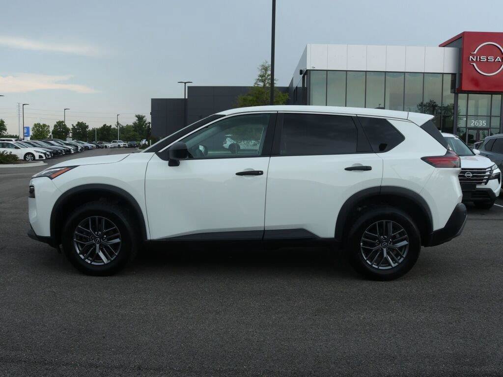 Used 2023 Nissan Rogue S AWD/4WD image 13