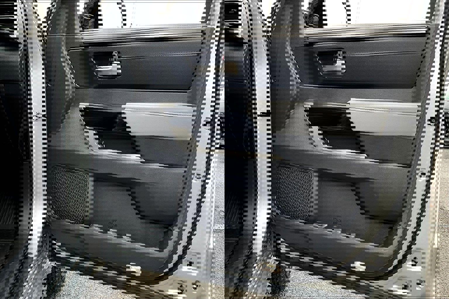 Used 2025 Toyota Tundra Limited image 23