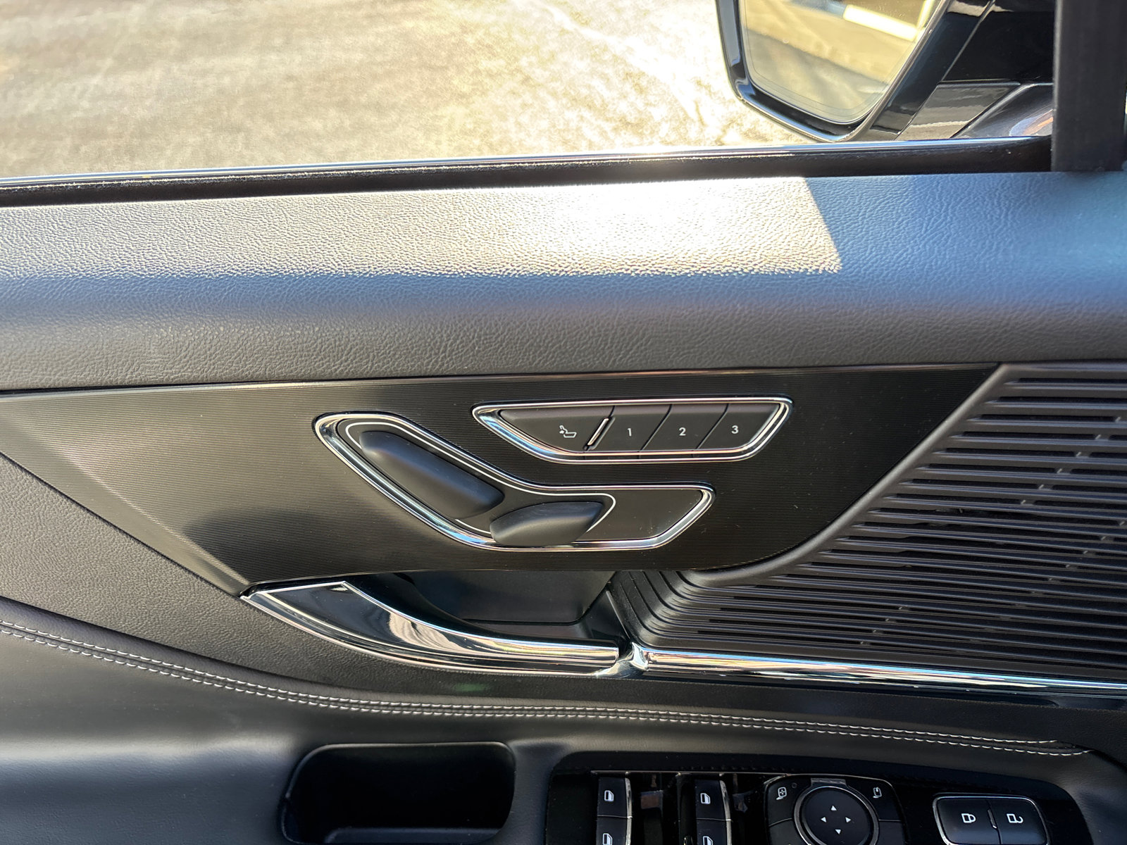 Certified 2022 Lincoln Corsair Reserve w/ Elements Package image 12