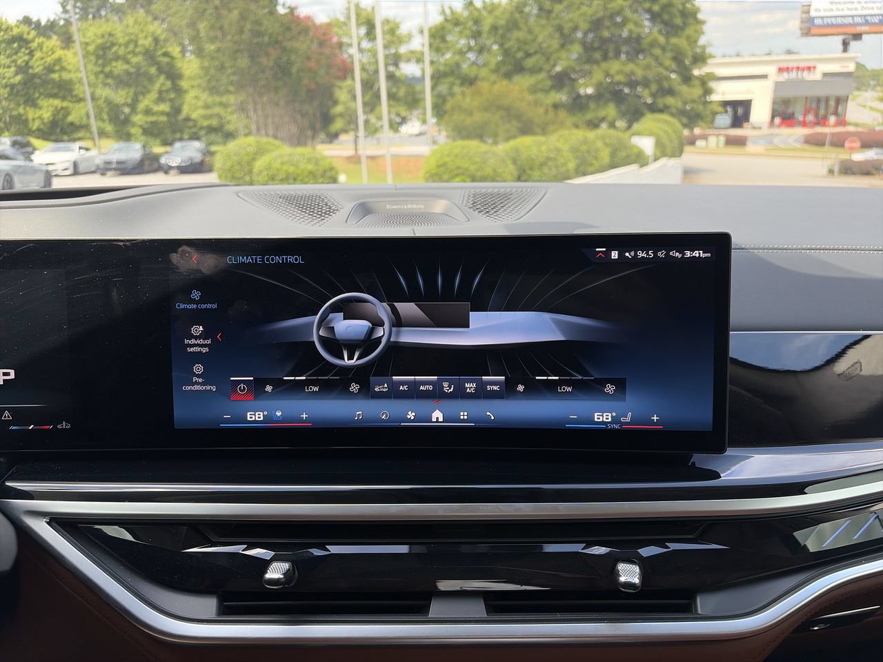 Certified 2025 BMW X7 M60i AWD/4WD image 27