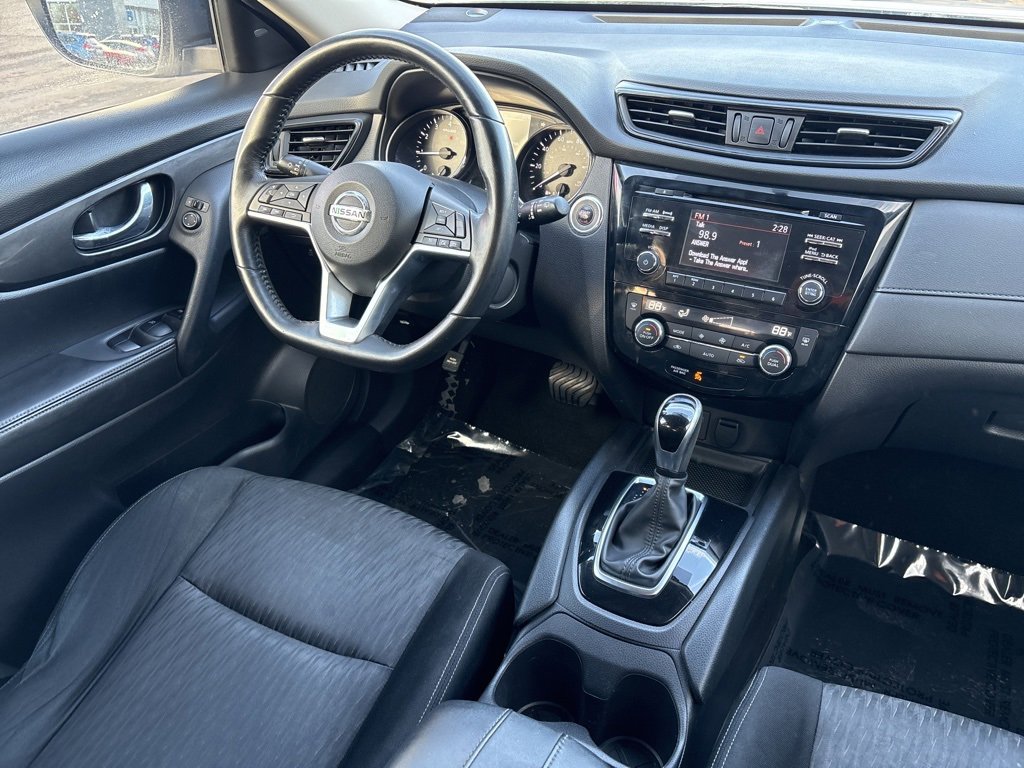 Used 2017 Nissan Rogue SV image 14