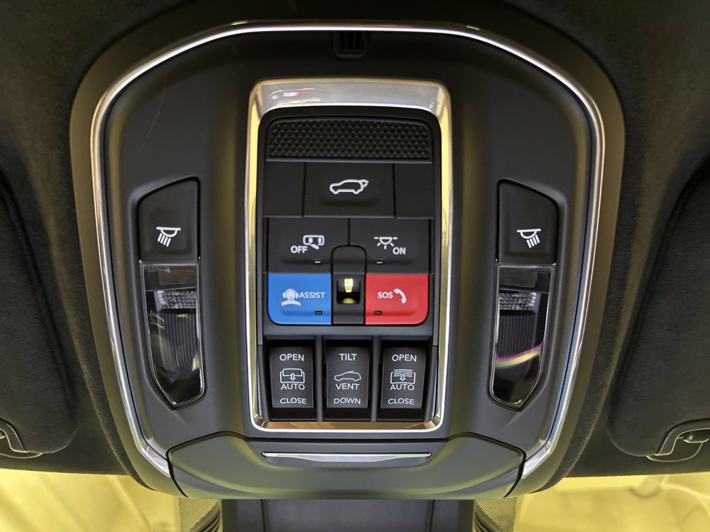 Used 2024 Jeep Wagoneer Launch Edition AWD/4WD image 23