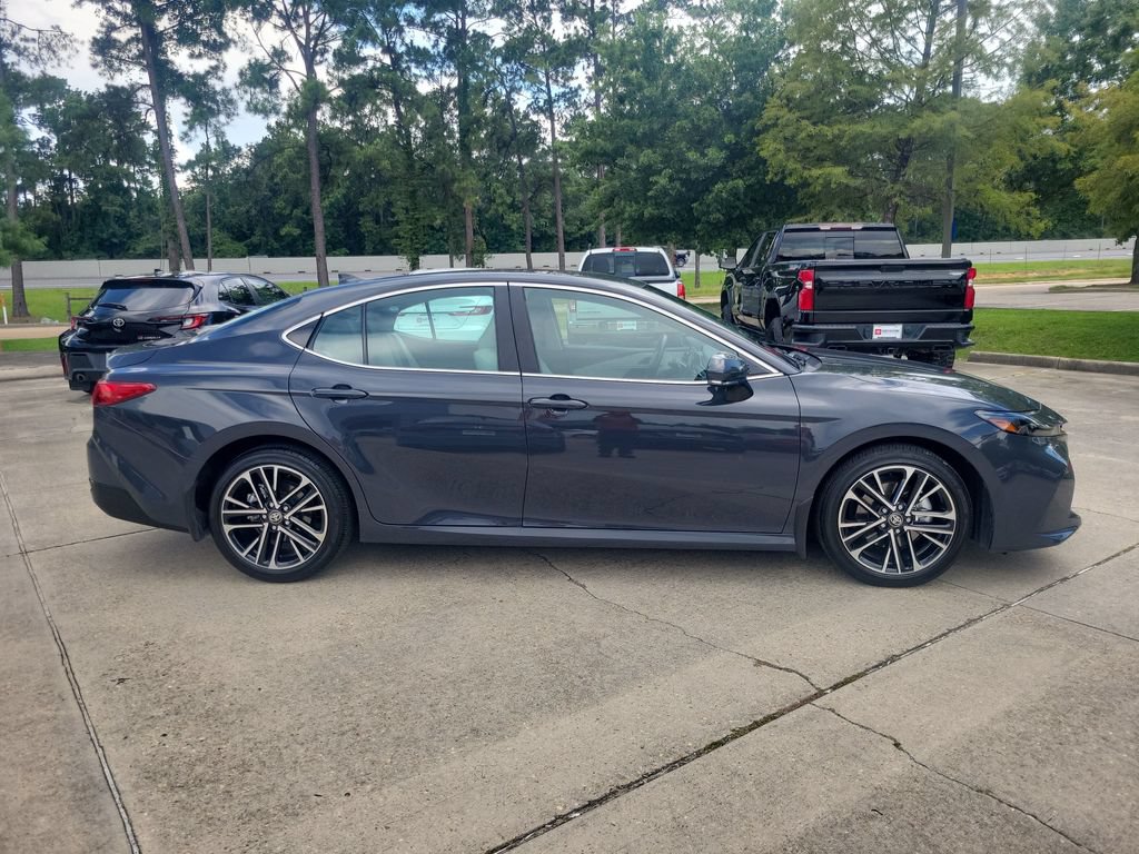 Used 2025 Toyota Camry XLE FWD image 9